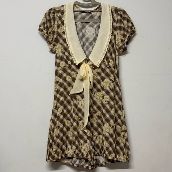 NEW UO Kimchi Blue Giovanna Collared Romper Peasant Floral Plaid XS - Picture 3 of 6
